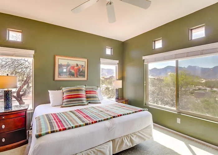 W/ Community Pool: Near Hiking! Oro Valley